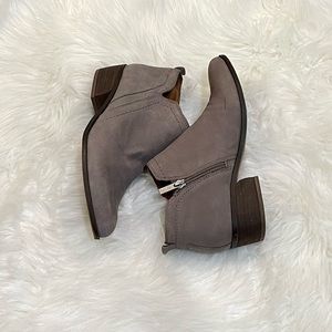 Ankle boots
